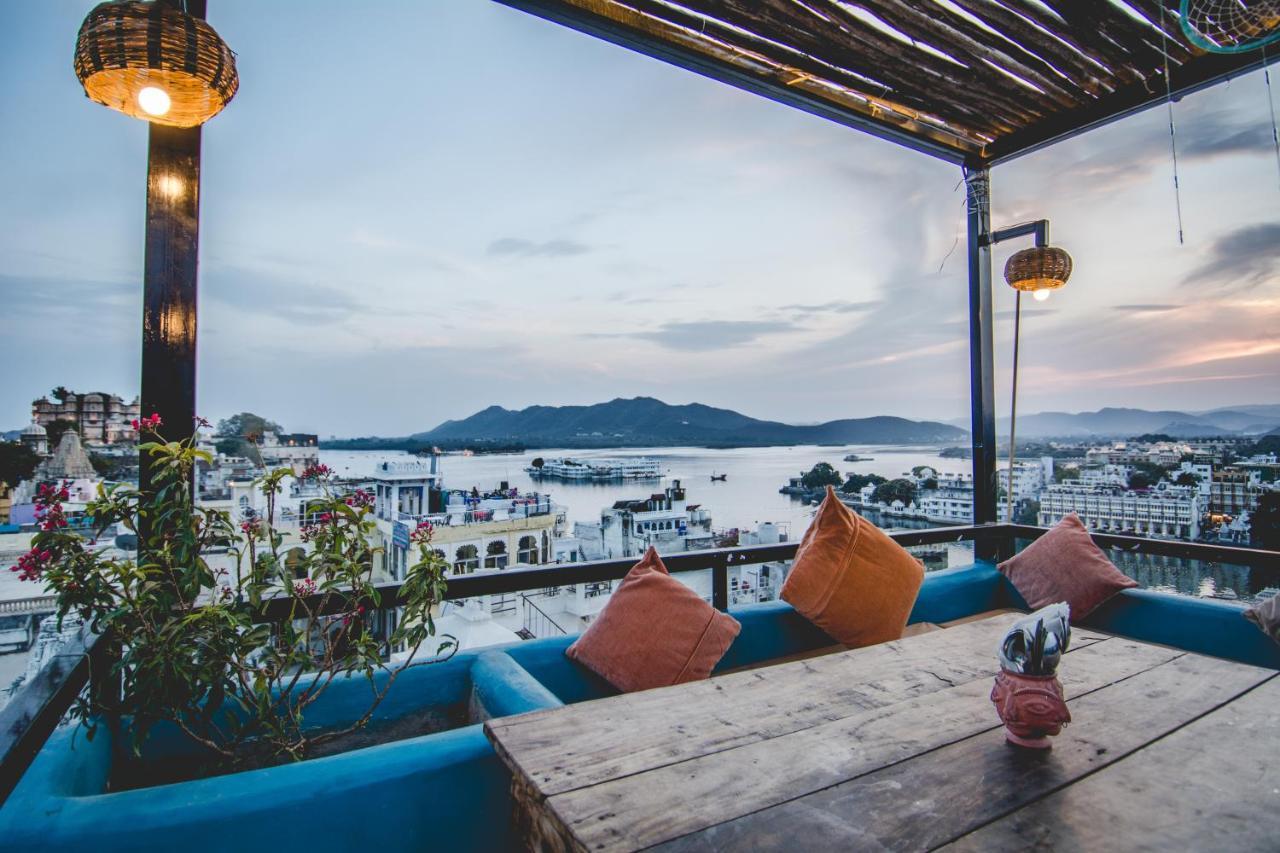Hotel Udai Niwas By The Lake Udaipur Exterior photo