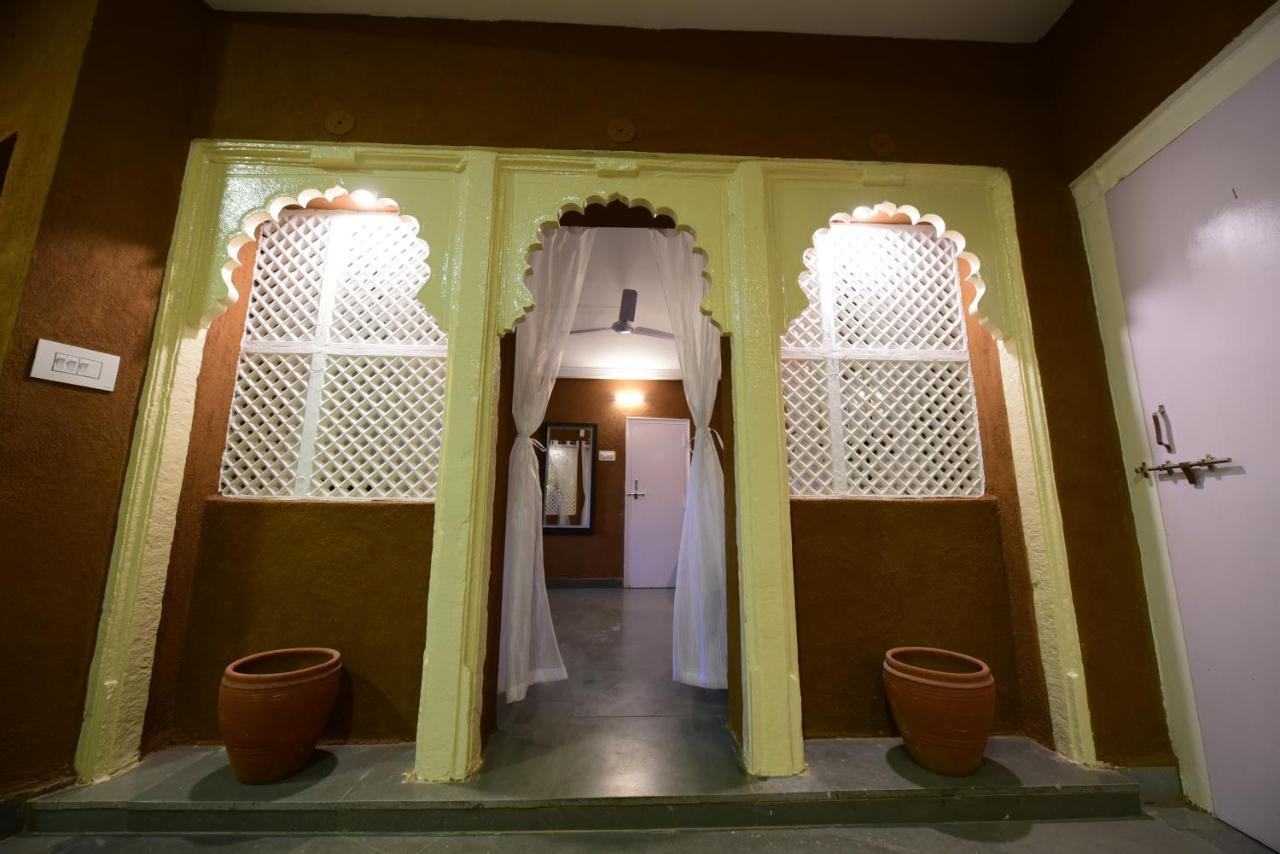 Hotel Udai Niwas By The Lake Udaipur Exterior photo