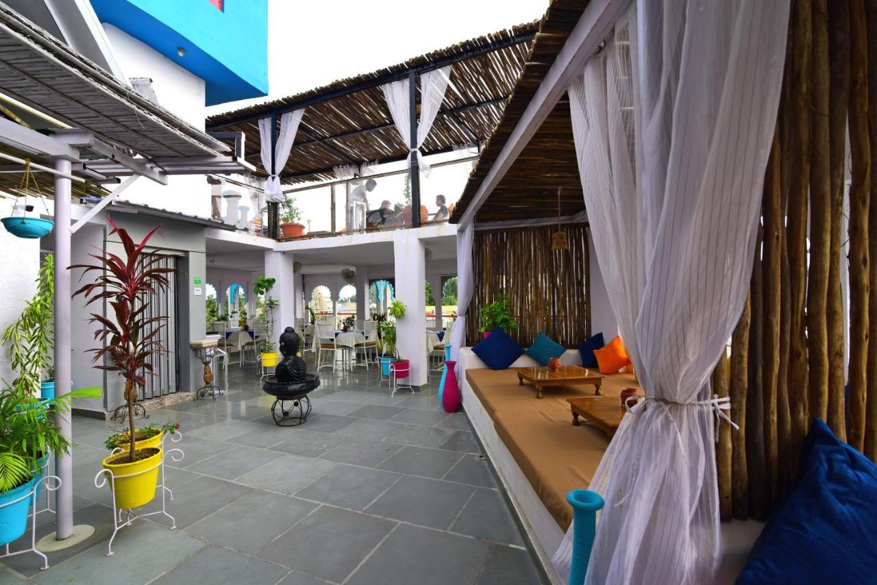 Hotel Udai Niwas By The Lake Udaipur Exterior photo