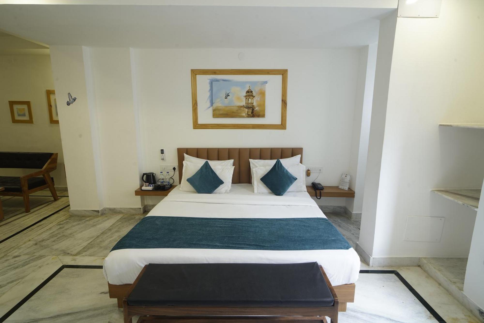 Hotel Udai Niwas By The Lake Udaipur Exterior photo